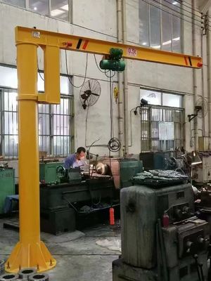 Grue à flèche à faible coût d'achat : la solution idéale pour vos opérations industrielles